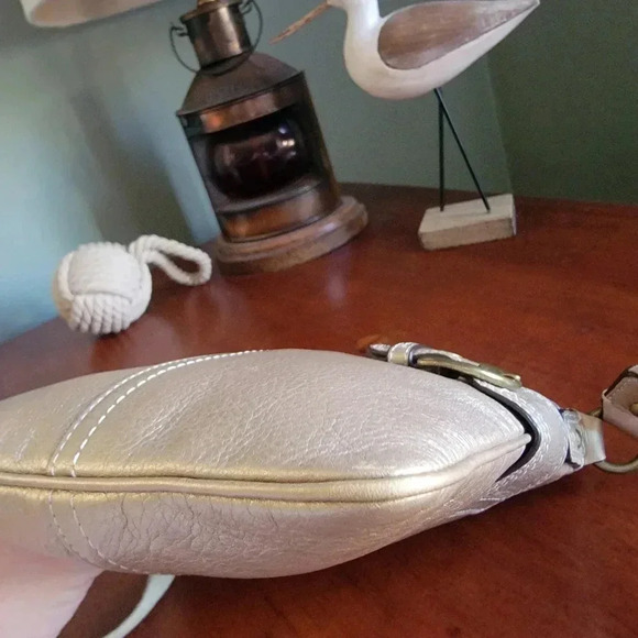 Coach Soho Gold/Champagne Metallic Pebbled Leather Crossbody Messenger 41276 - Picture 6 of 14